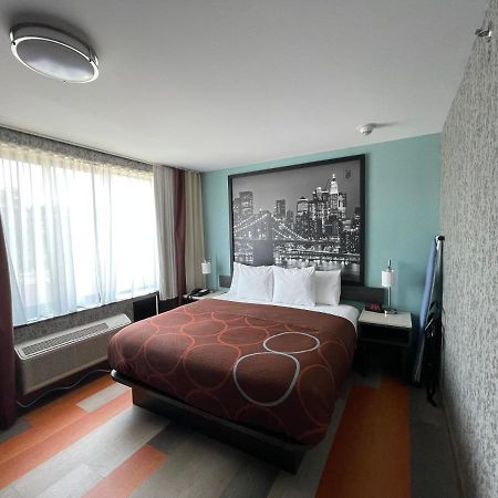 Hotel Super 8 By Wyndham Brooklyn Williamsburg Nowy Jork Zewnętrze zdjęcie