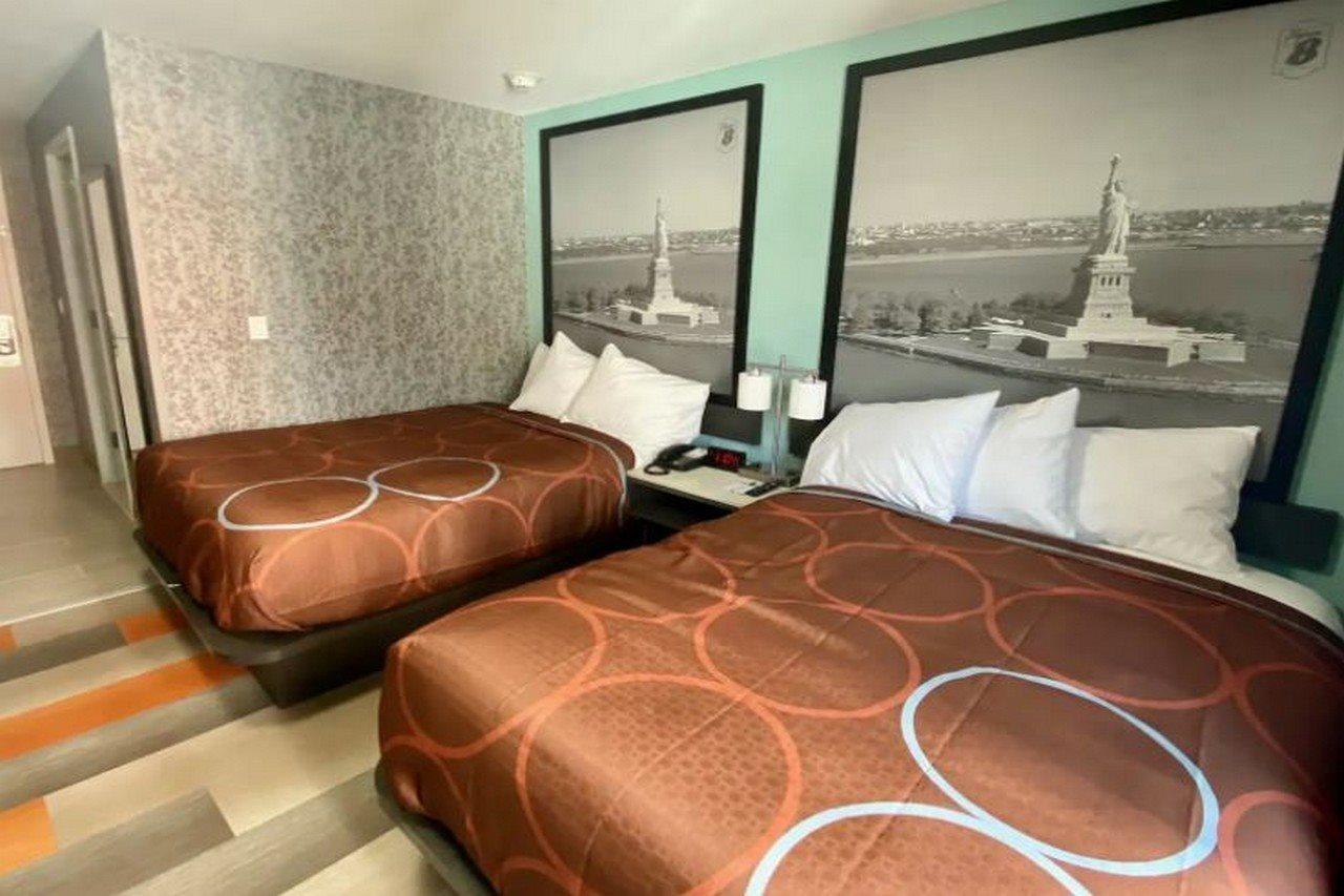Hotel Super 8 By Wyndham Brooklyn Williamsburg Nowy Jork Zewnętrze zdjęcie