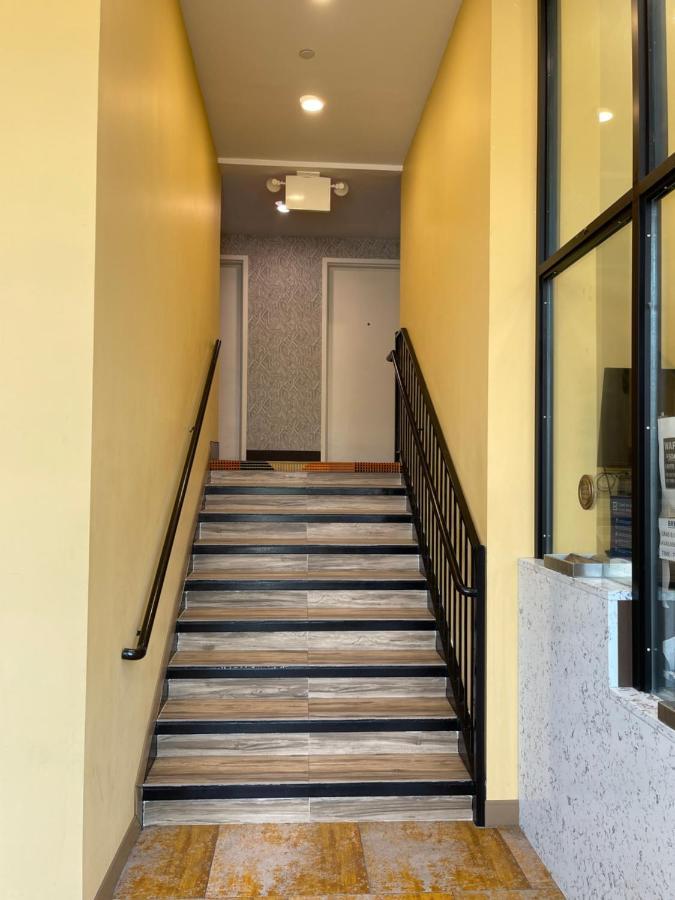 Hotel Super 8 By Wyndham Brooklyn Williamsburg Nowy Jork Zewnętrze zdjęcie
